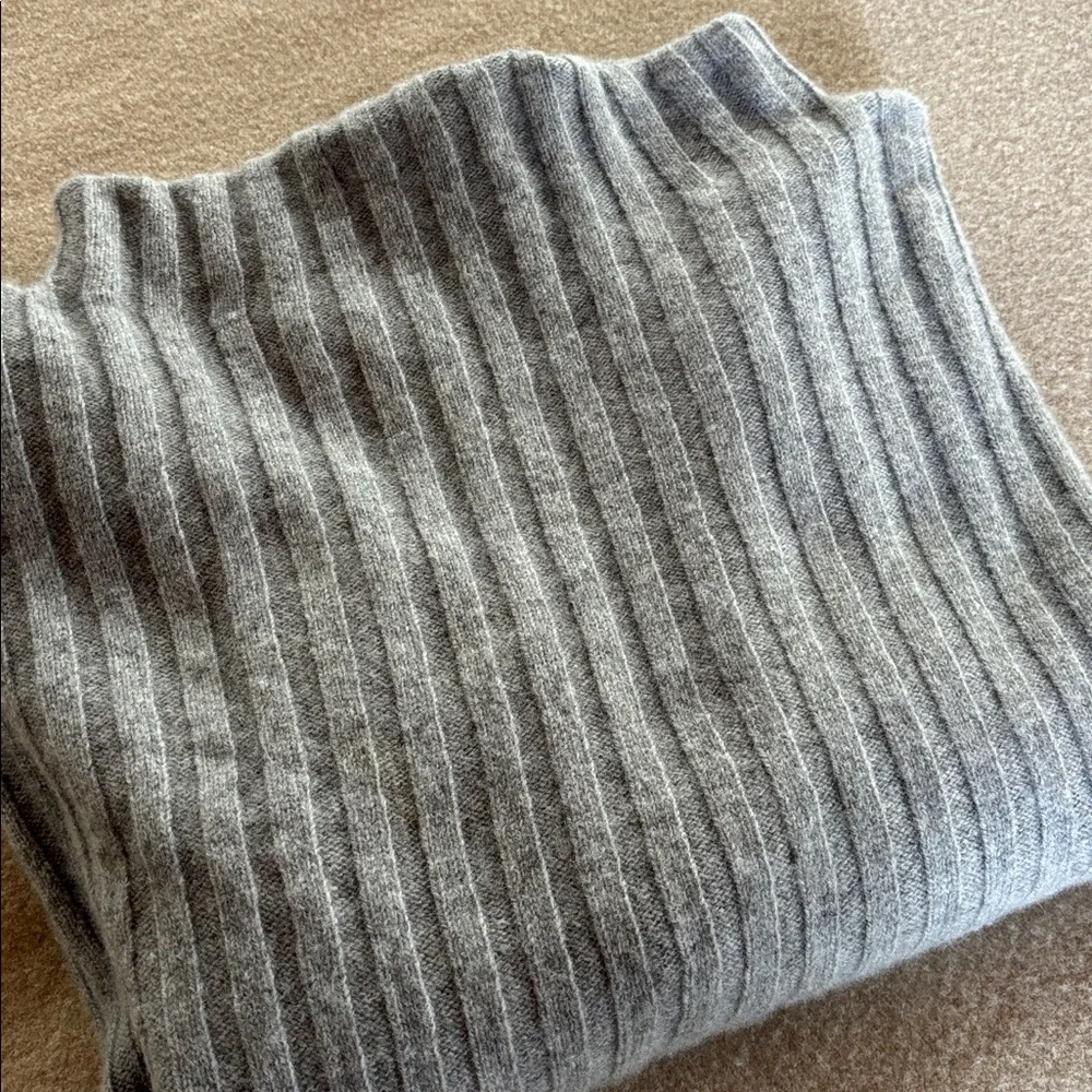 Eileen Fisher Wool and Cashmere Pullover - Picture 7 of 7